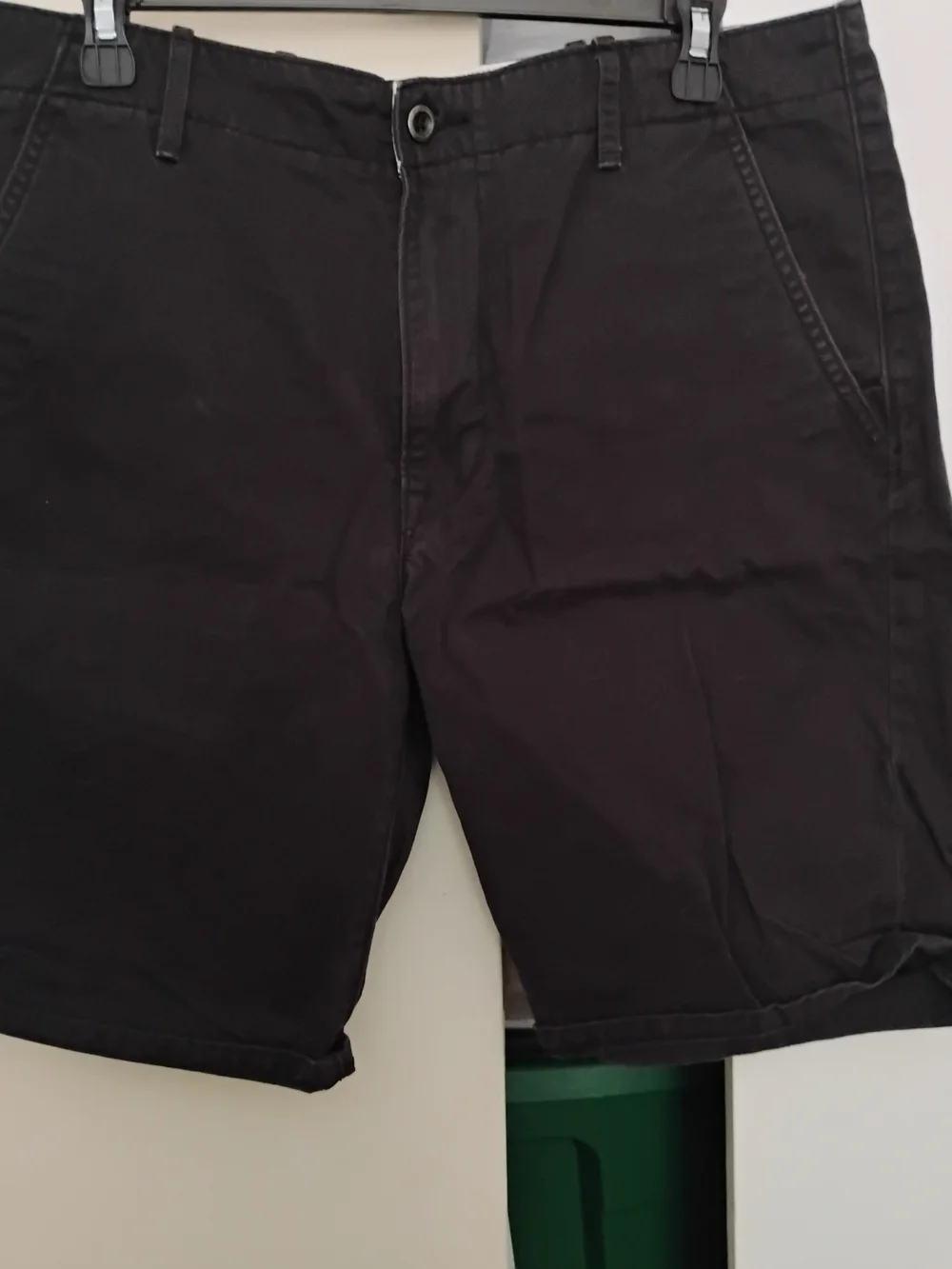 Men's Black Flat-Front Shorts — Classic Everyday Style